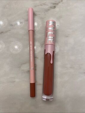 Kylie Cosmetics Matte Liquid Lipstick & matching Lip Liner Set